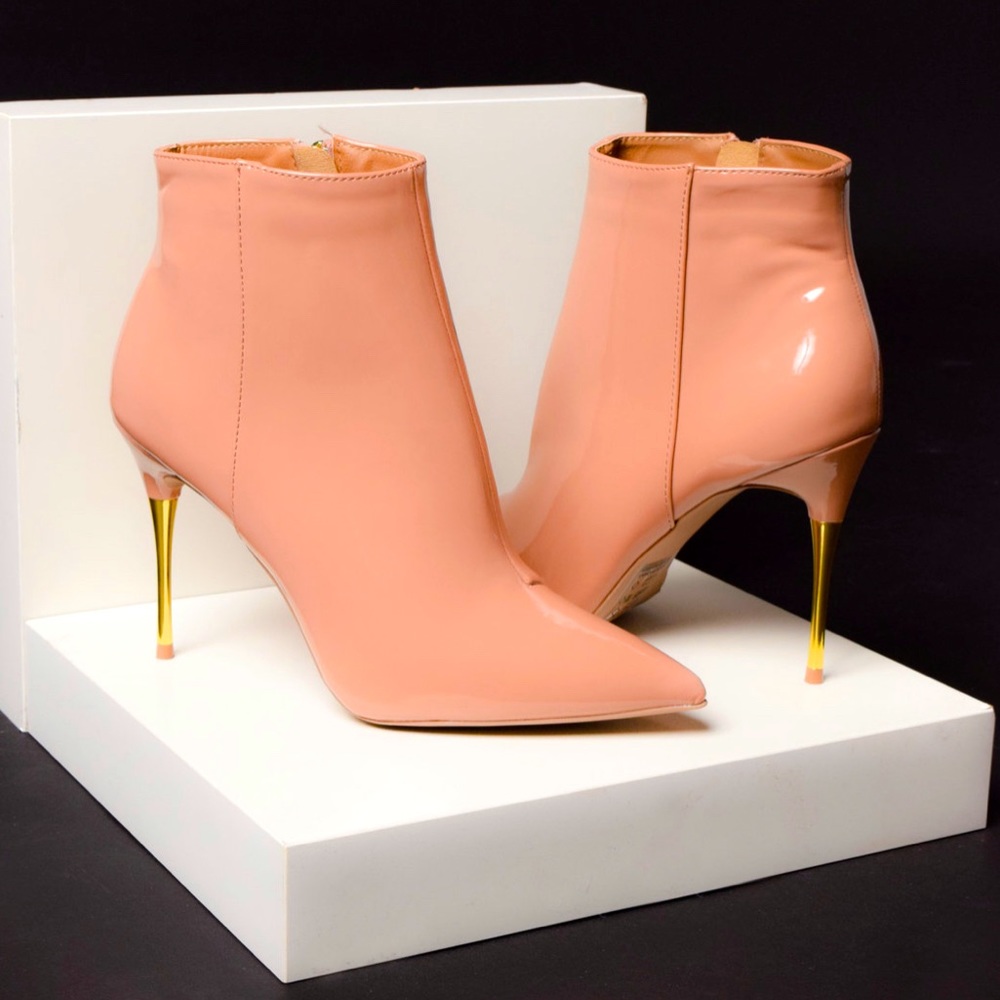 Showtime Blush booties